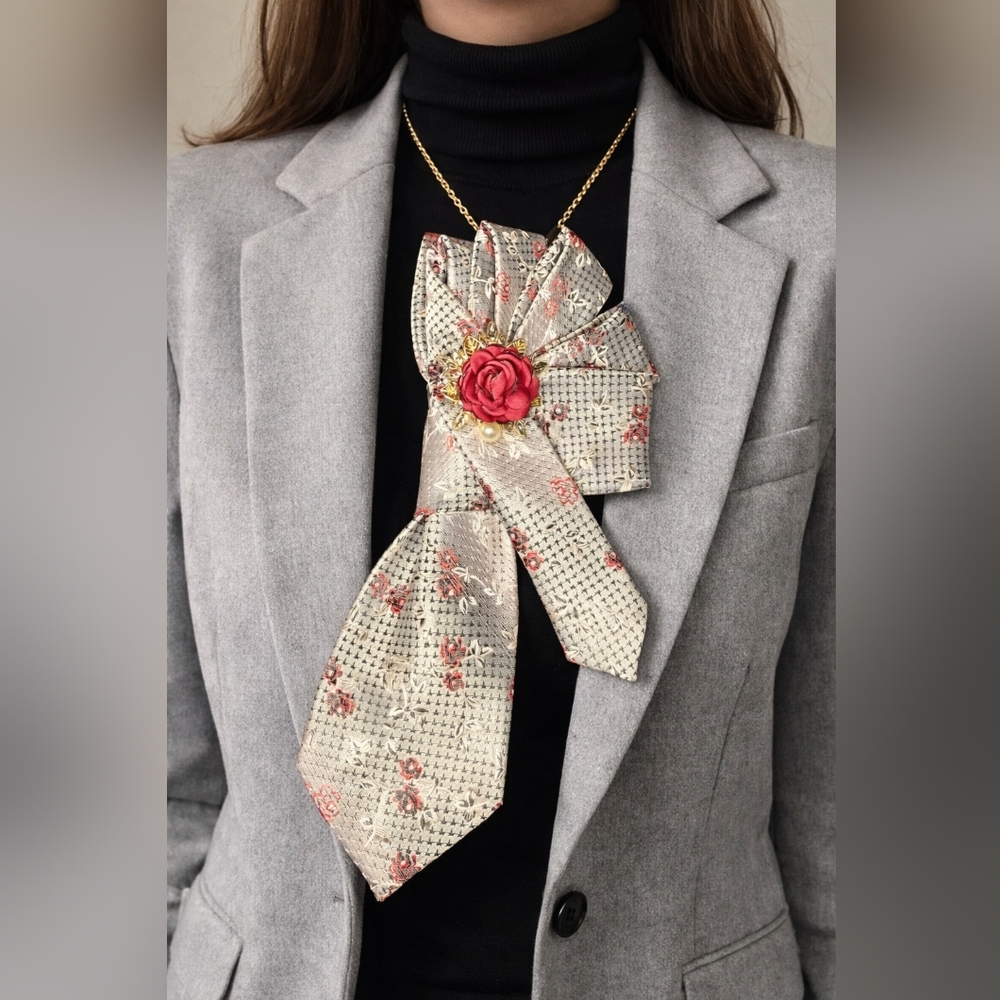 Elegant Floral Tie Necklace
